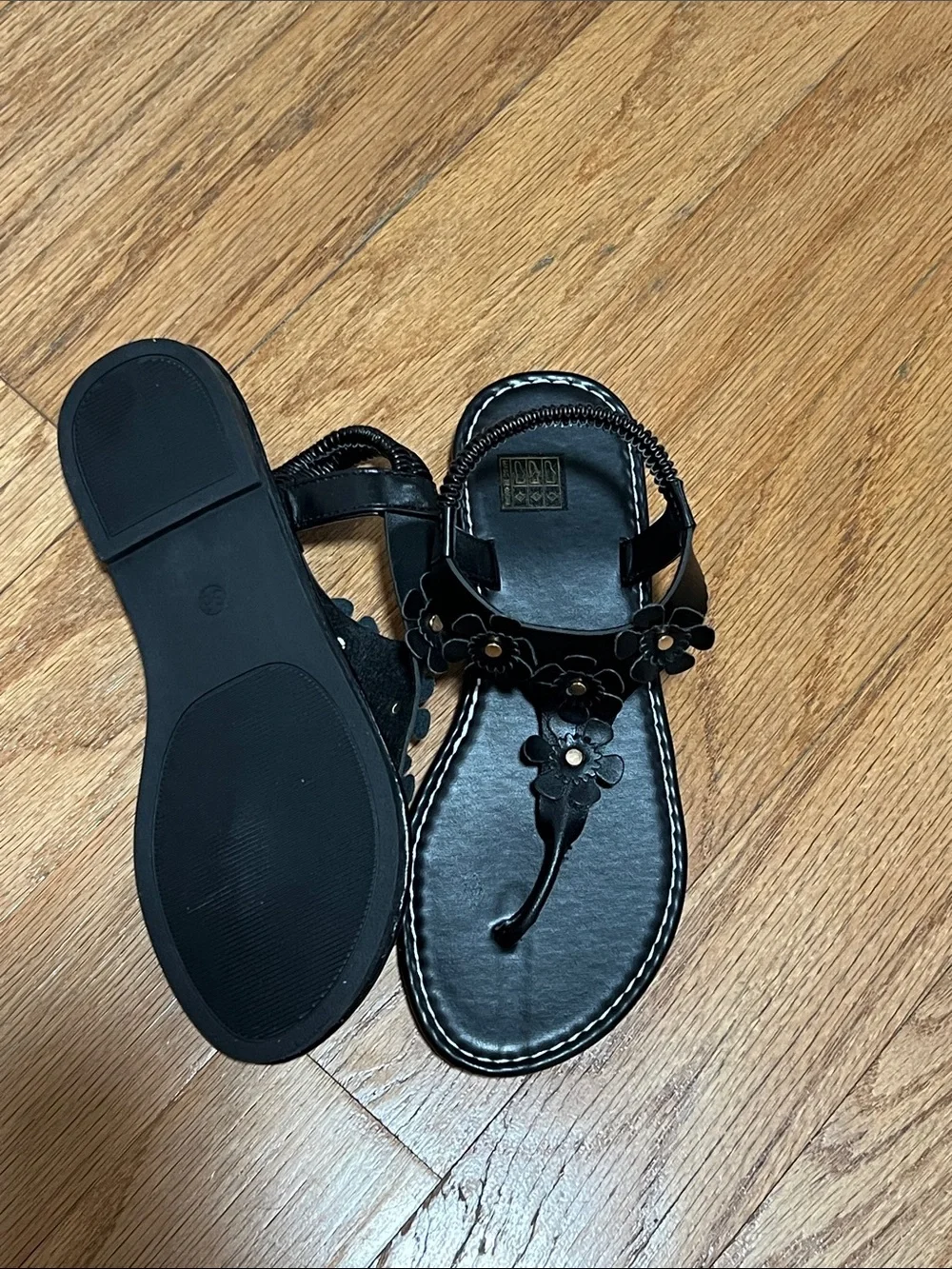 SHEIN Black Floral T-Strap Kids Sandals